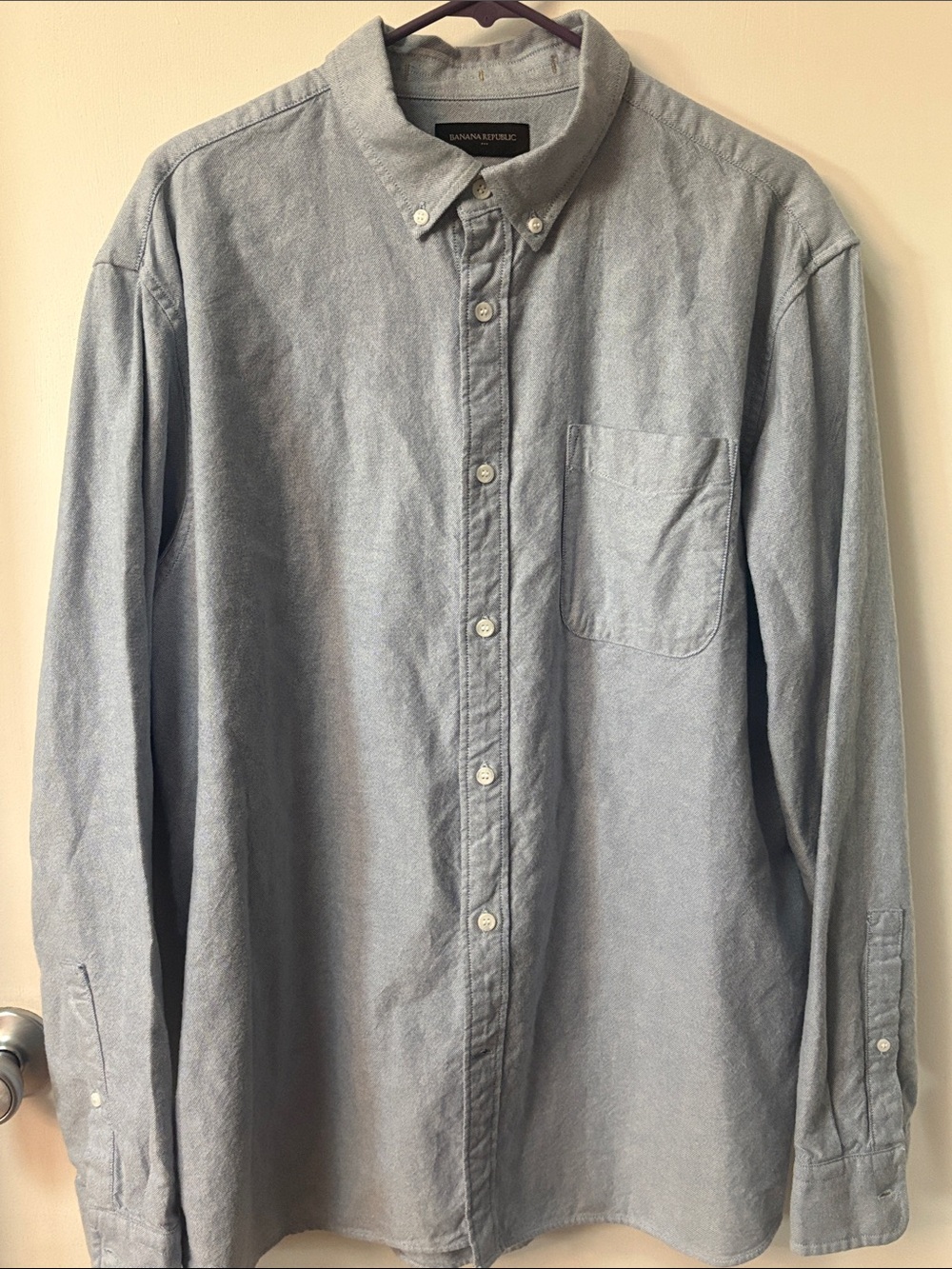 Men’s Banana Republic Pale Blue Oxford Button-Down Shirt